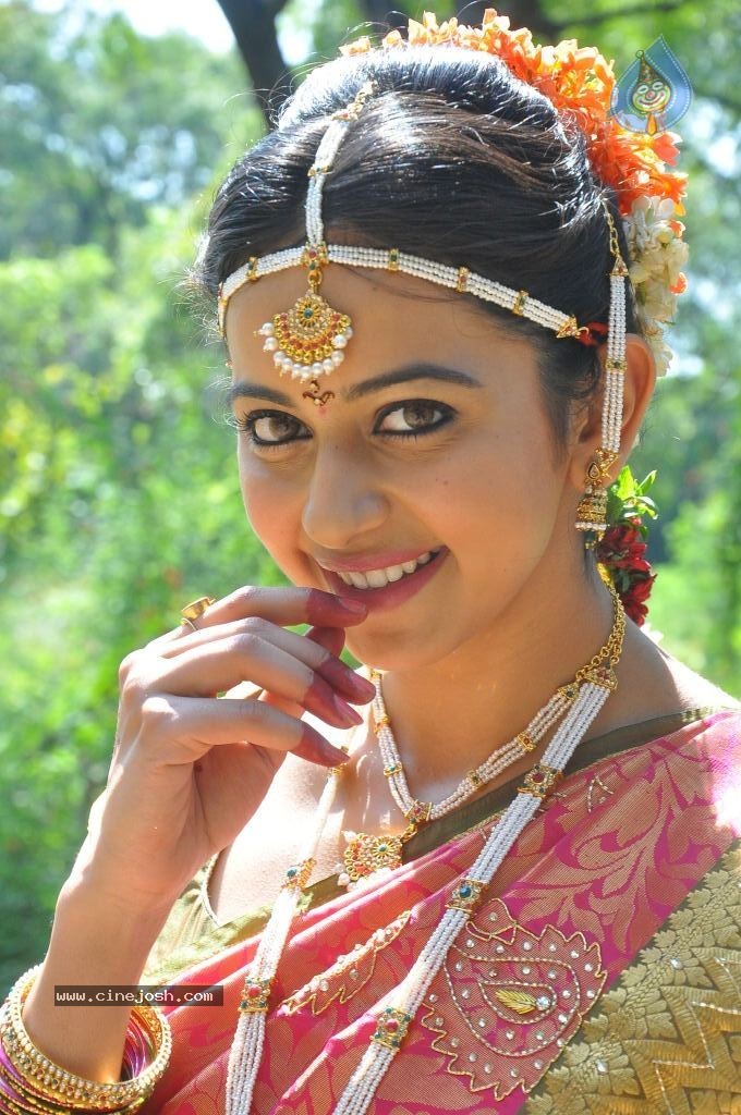 Rakul Preet Singh Cute Stills - 49 / 84 photos