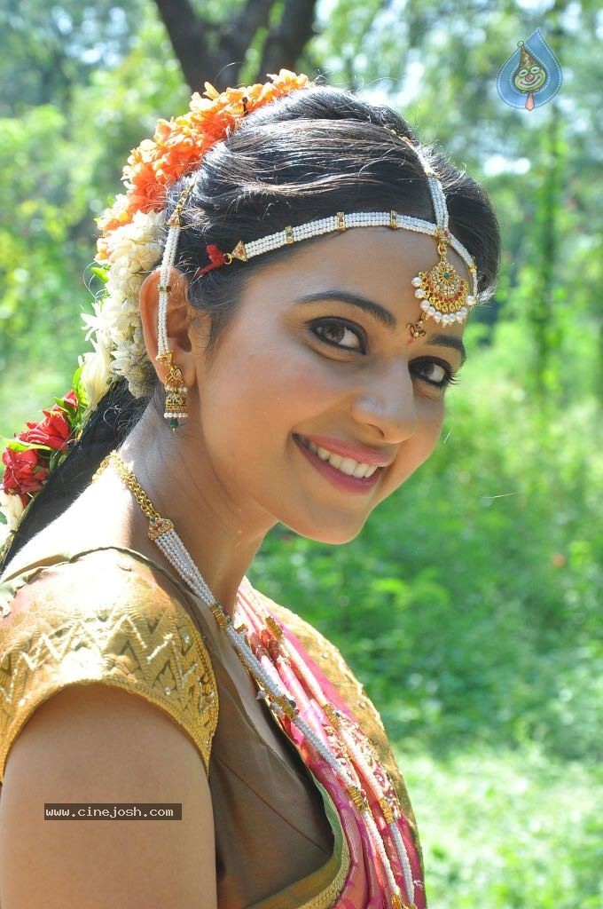Rakul Preet Singh Cute Stills - 52 / 84 photos