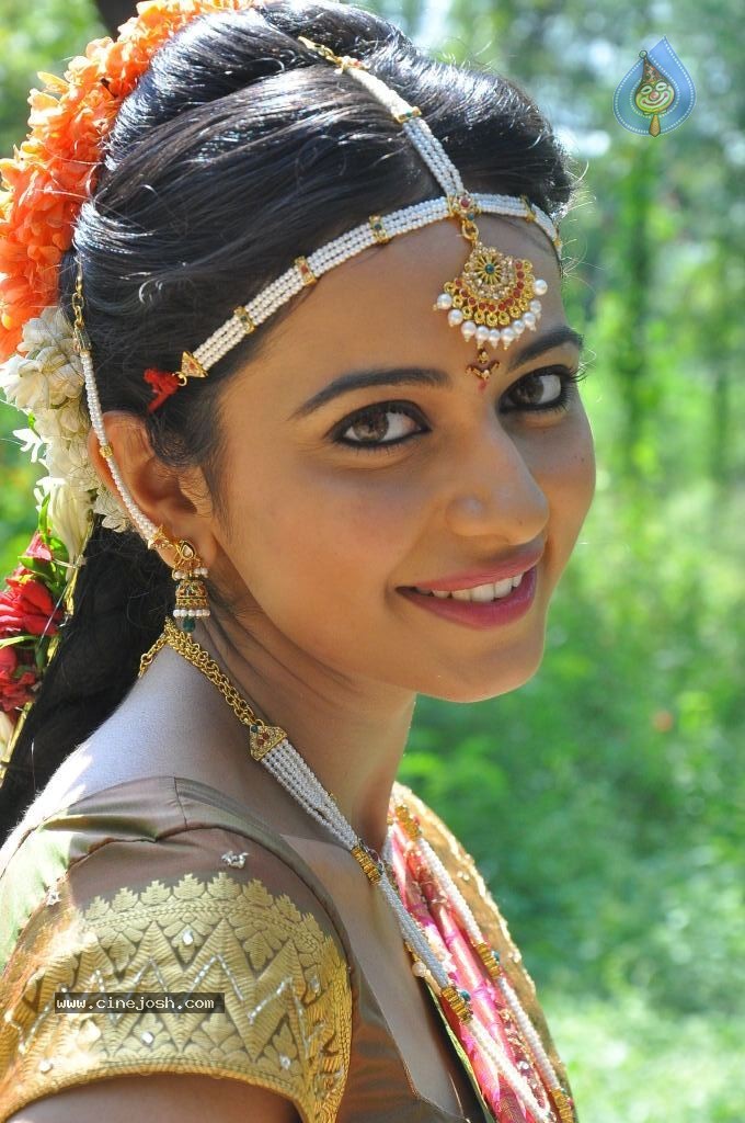 Rakul Preet Singh Cute Stills - 56 / 84 photos