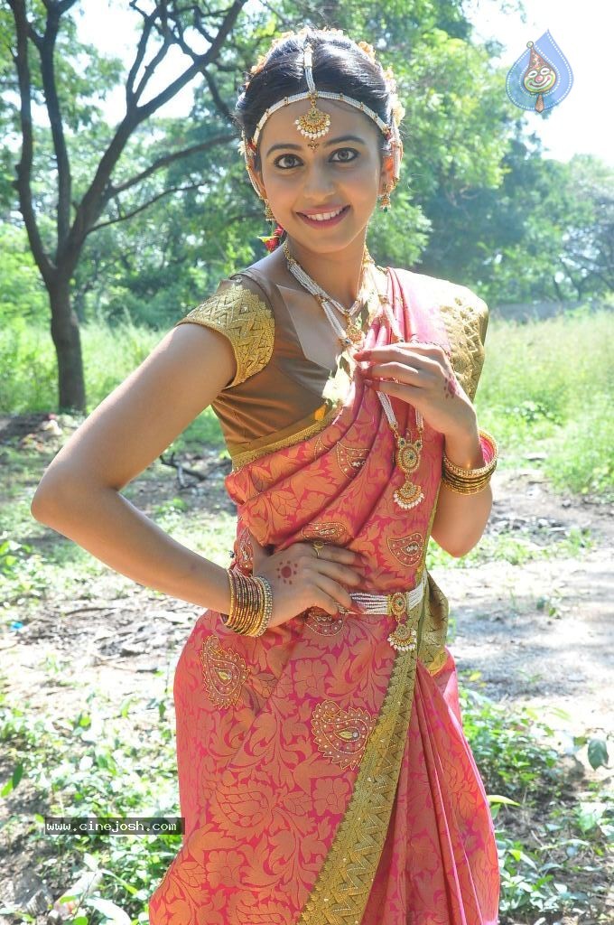Rakul Preet Singh Cute Stills - 72 / 84 photos