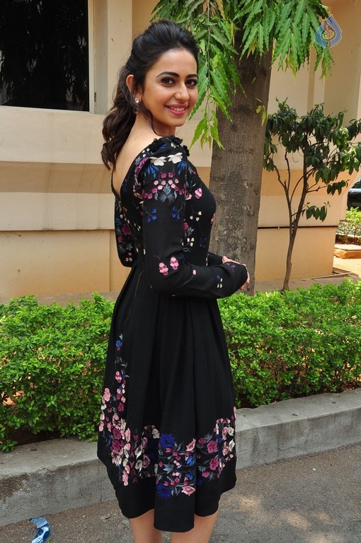 Rakul Preet Singh Images - 4 / 32 photos