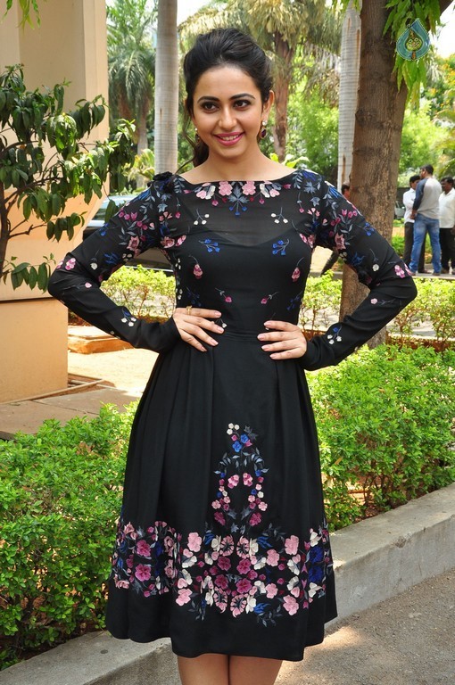 Rakul Preet Singh Images - 16 / 32 photos