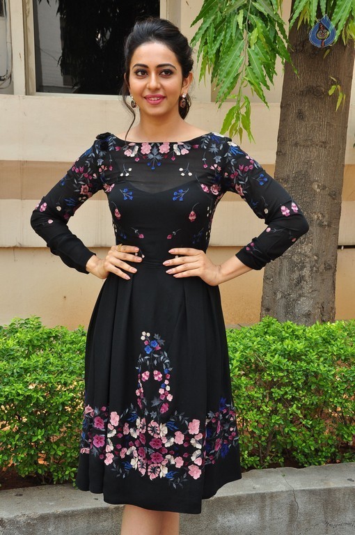 Rakul Preet Singh Images - 20 / 32 photos