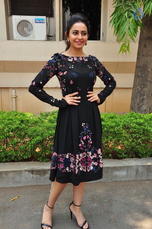 Rakul Preet Singh Images - 24 / 32 photos