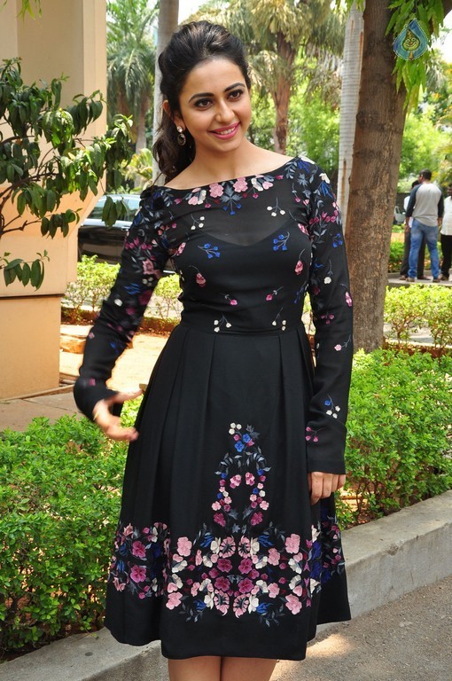Rakul Preet Singh Images - 25 / 32 photos