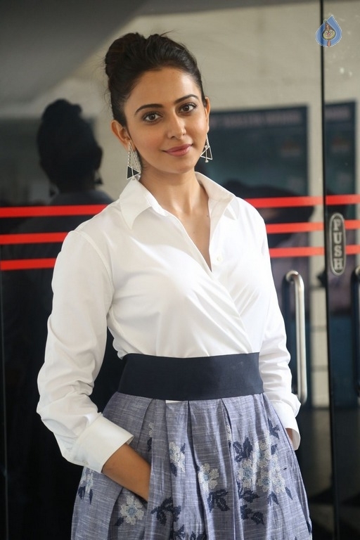 Rakul Preet Singh Latest Photos - 6 / 14 photos