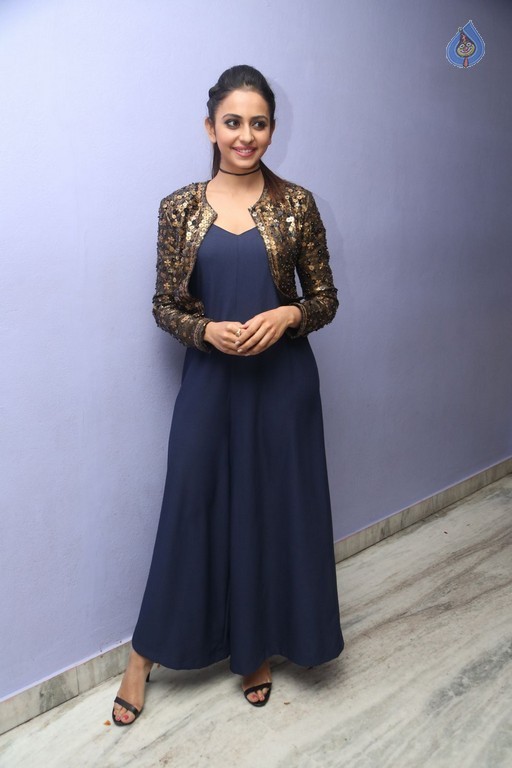 Rakul Preet Singh New Gallery - 37 / 48 photos