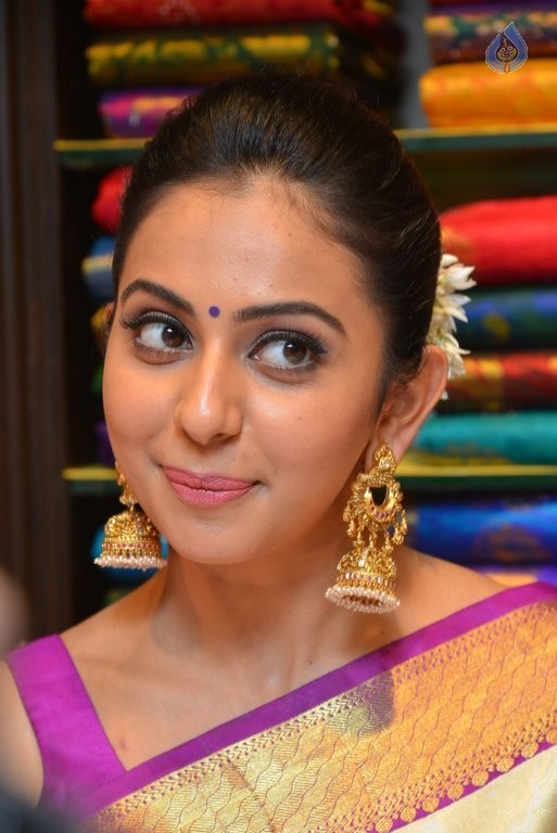 Rakul Preet Singh New Photos - 17 / 42 photos