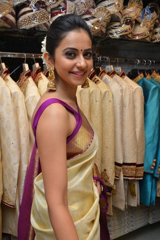 Rakul Preet Singh New Photos - 34 / 42 photos