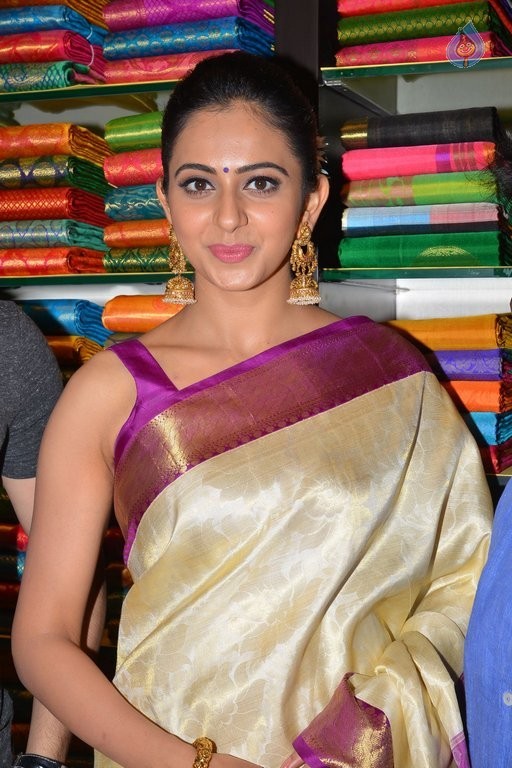 Rakul Preet Singh New Photos - 41 / 42 photos