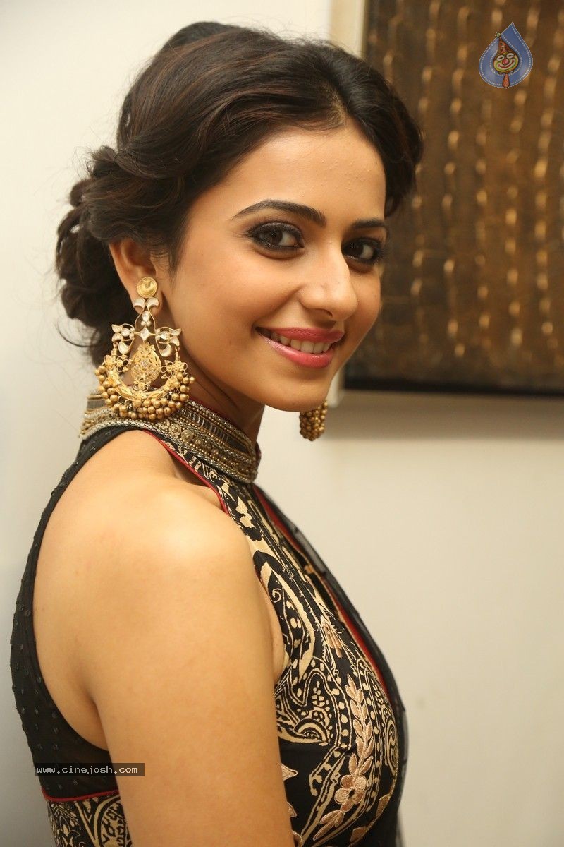 Rakul Preet Singh New Photos - 18 / 55 photos