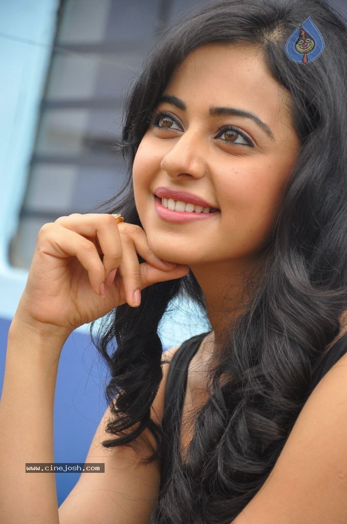 Rakul Preet Singh New Photos - 22 / 93 photos