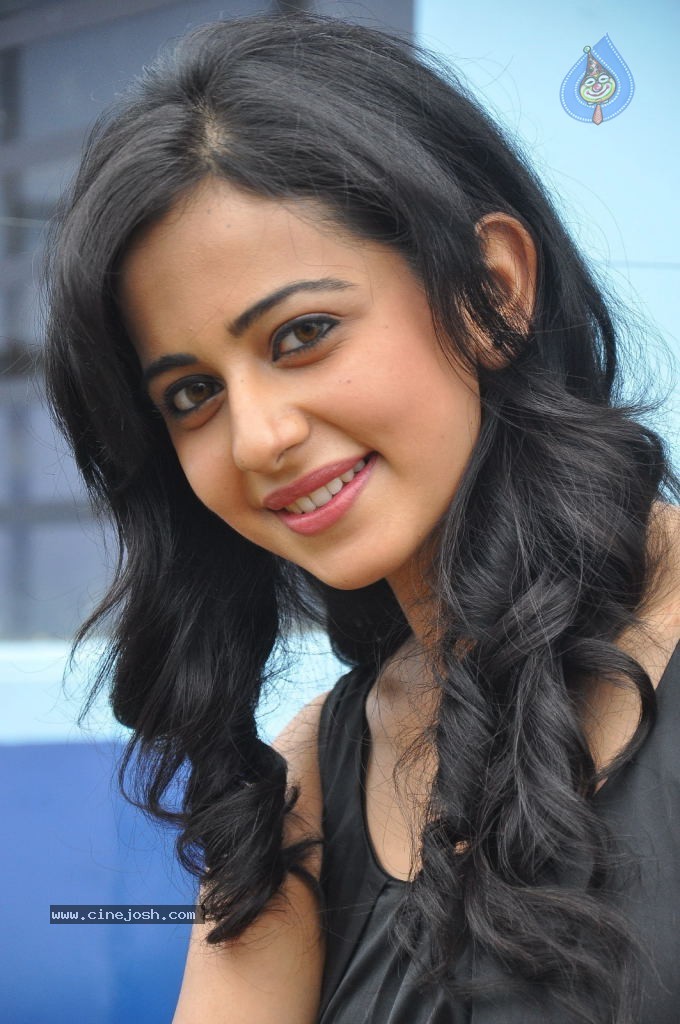 Rakul Preet Singh New Photos - 35 / 93 photos