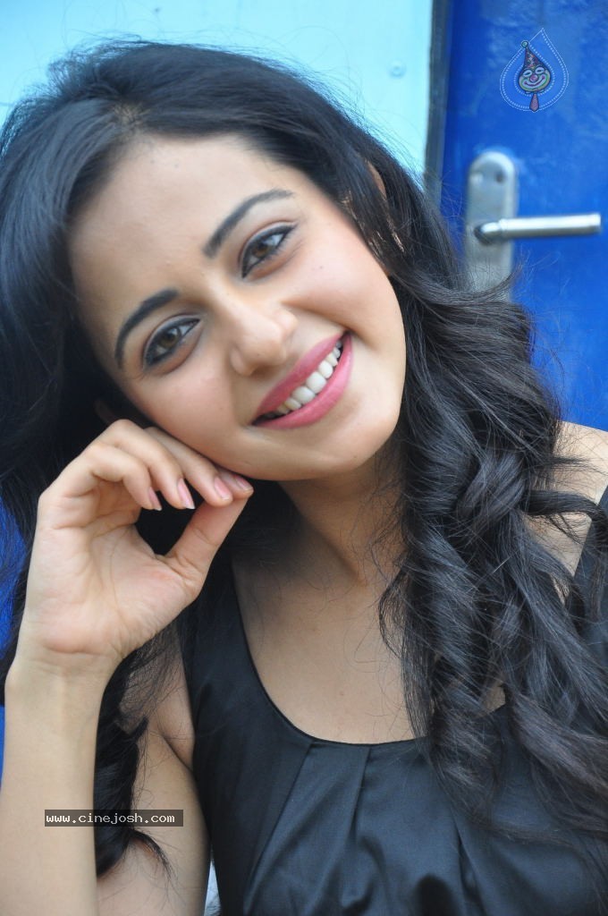 Rakul Preet Singh New Photos - 52 / 93 photos