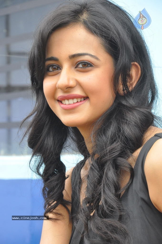 Rakul Preet Singh New Photos - 54 / 93 photos