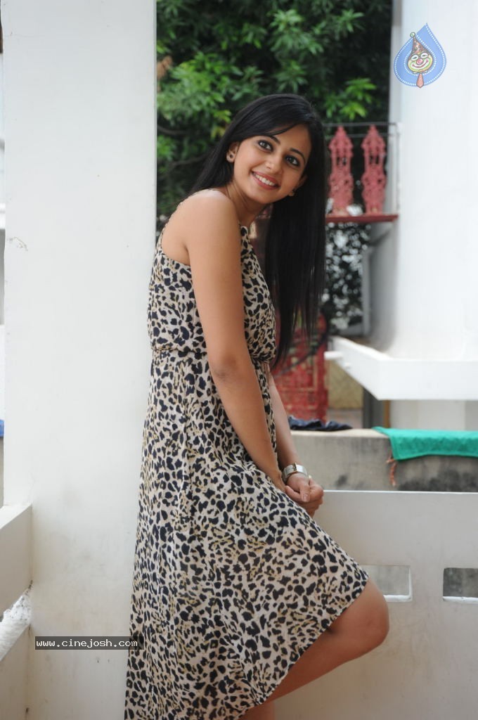 Rakul Preet Singh New Photos - 50 / 122 photos