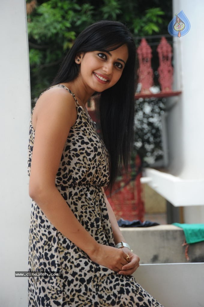 Rakul Preet Singh New Photos - 69 / 122 photos