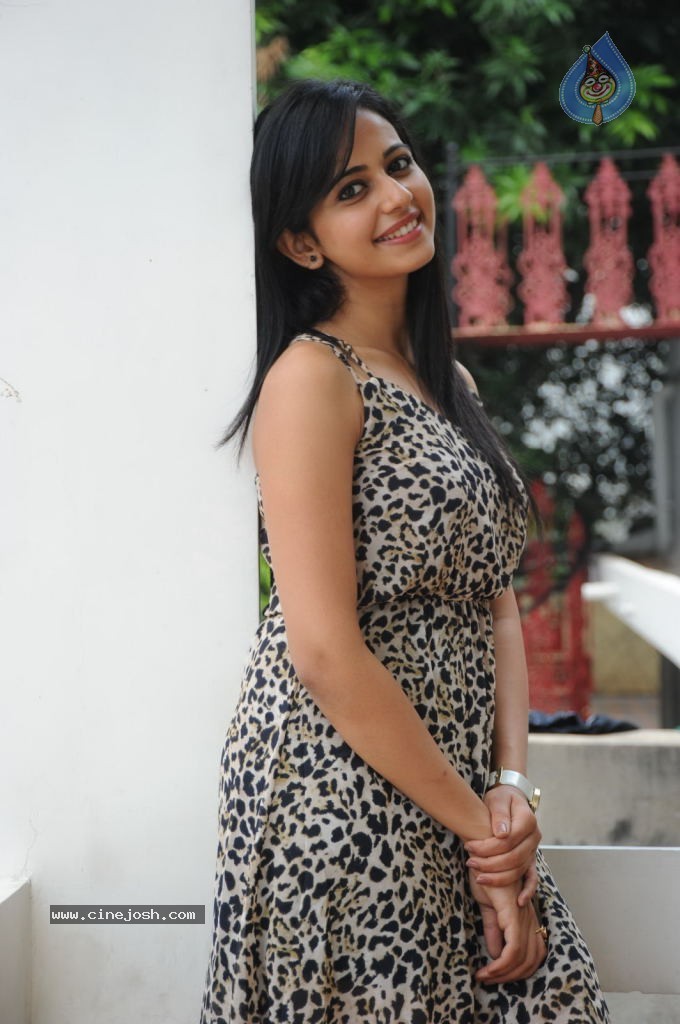 Rakul Preet Singh New Photos - 73 / 122 photos