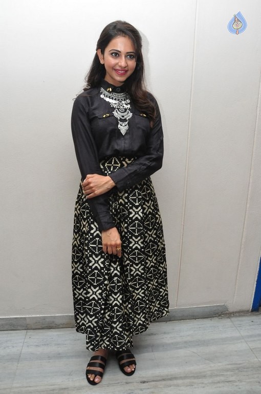 Rakul Preet Singh New Photos - 21 / 42 photos