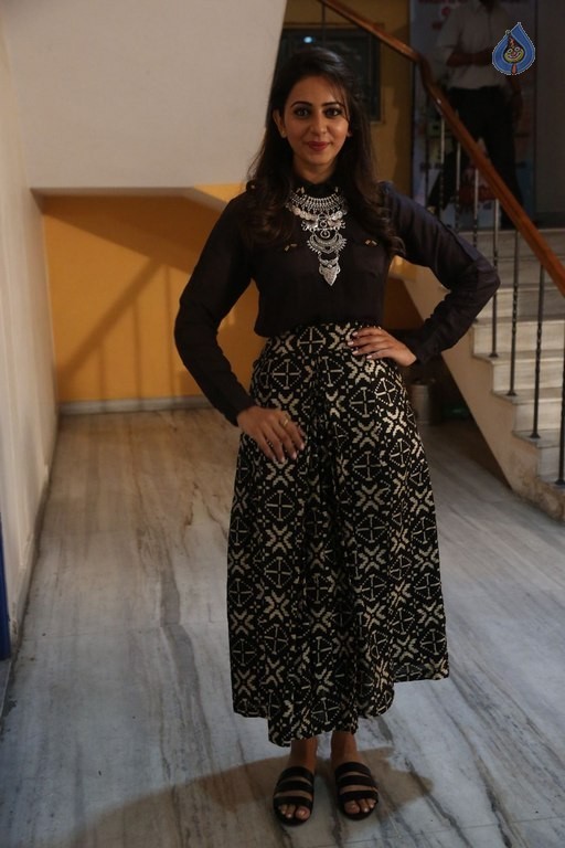 Rakul Preet Singh New Photos - 34 / 42 photos