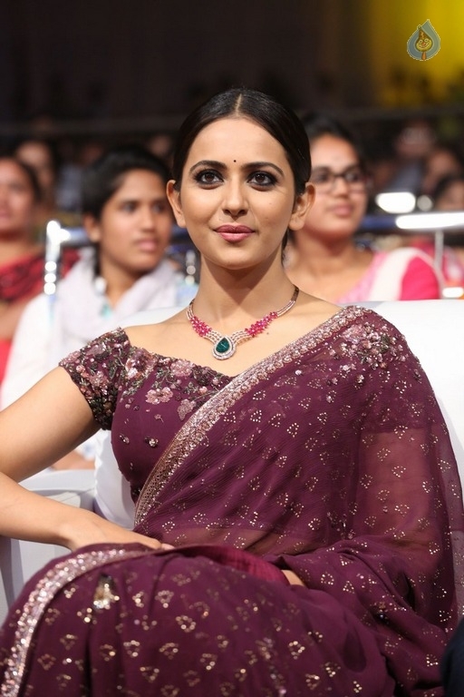 Rakul Preet Singh New Photos - 25 / 34 photos