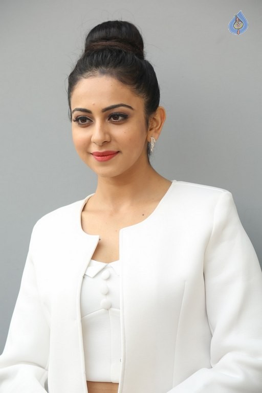 Rakul Preet Singh New Pics - 2 / 47 photos