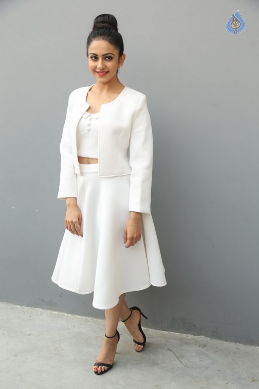 Rakul Preet Singh New Pics - 6 / 47 photos