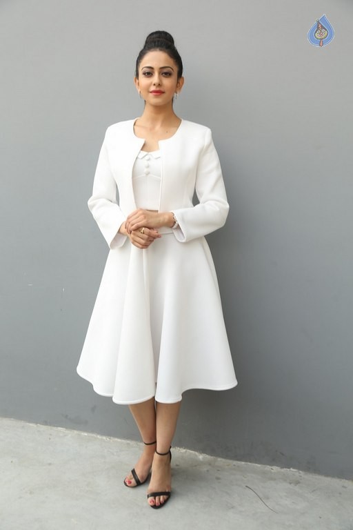 Rakul Preet Singh New Pics - 9 / 47 photos