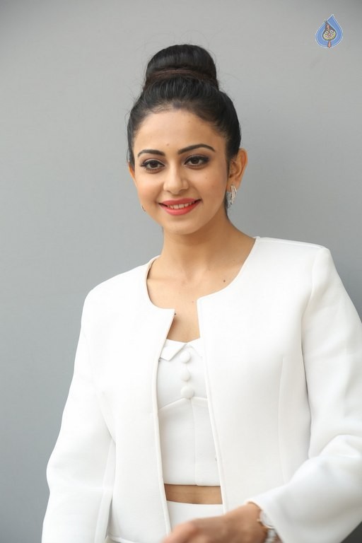 Rakul Preet Singh New Pics - 46 / 47 photos