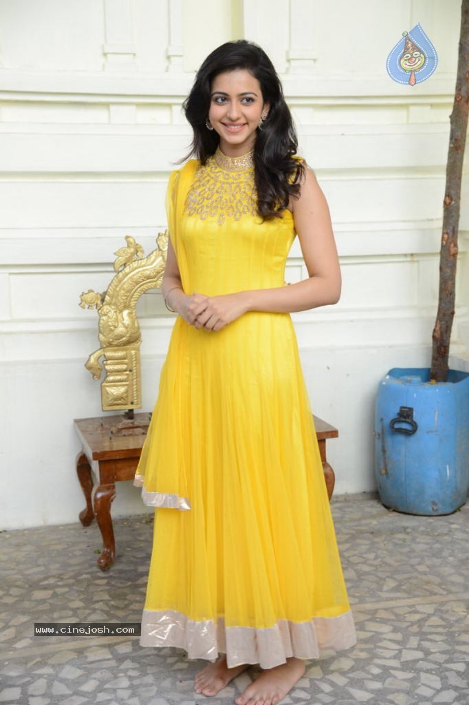 Rakul Preet Singh New Pics - 13 / 65 photos