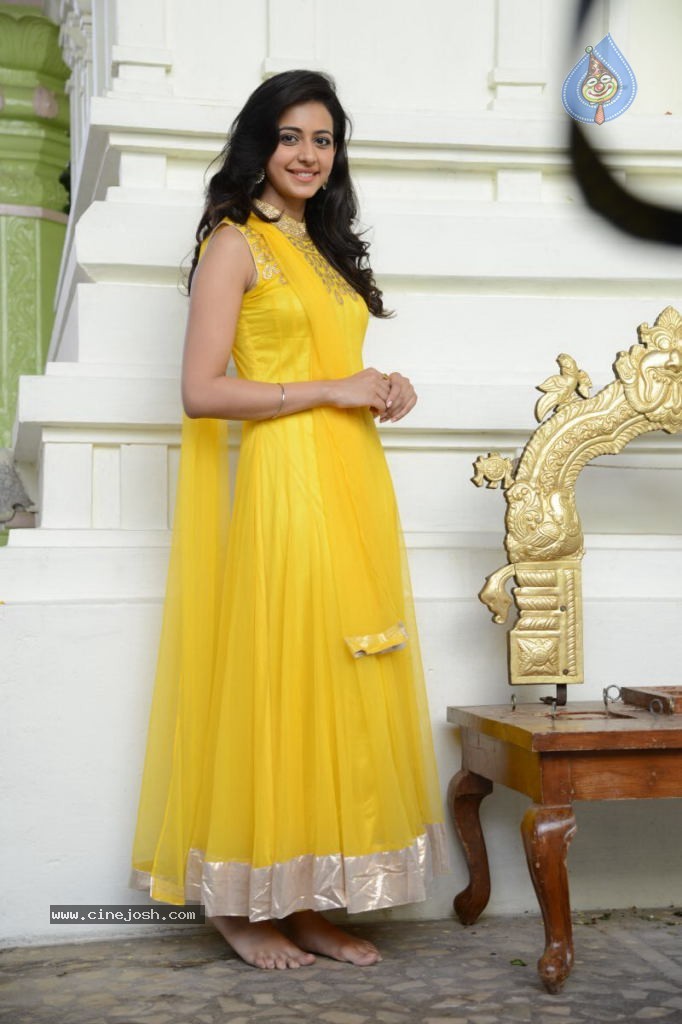Rakul Preet Singh New Pics - 26 / 65 photos
