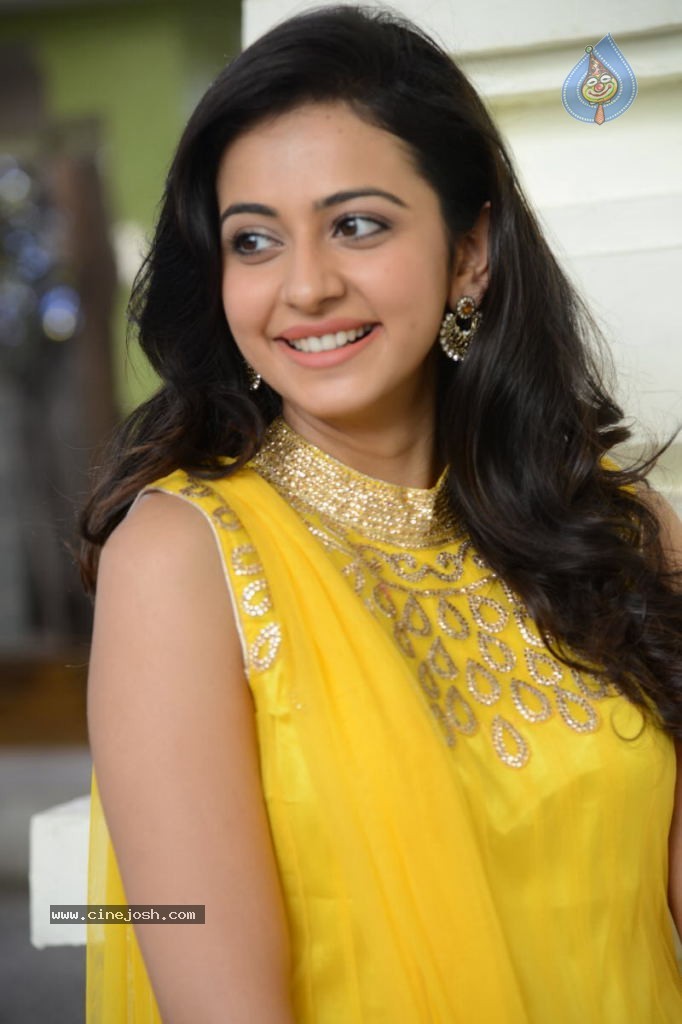 Rakul Preet Singh New Pics - 32 / 65 photos
