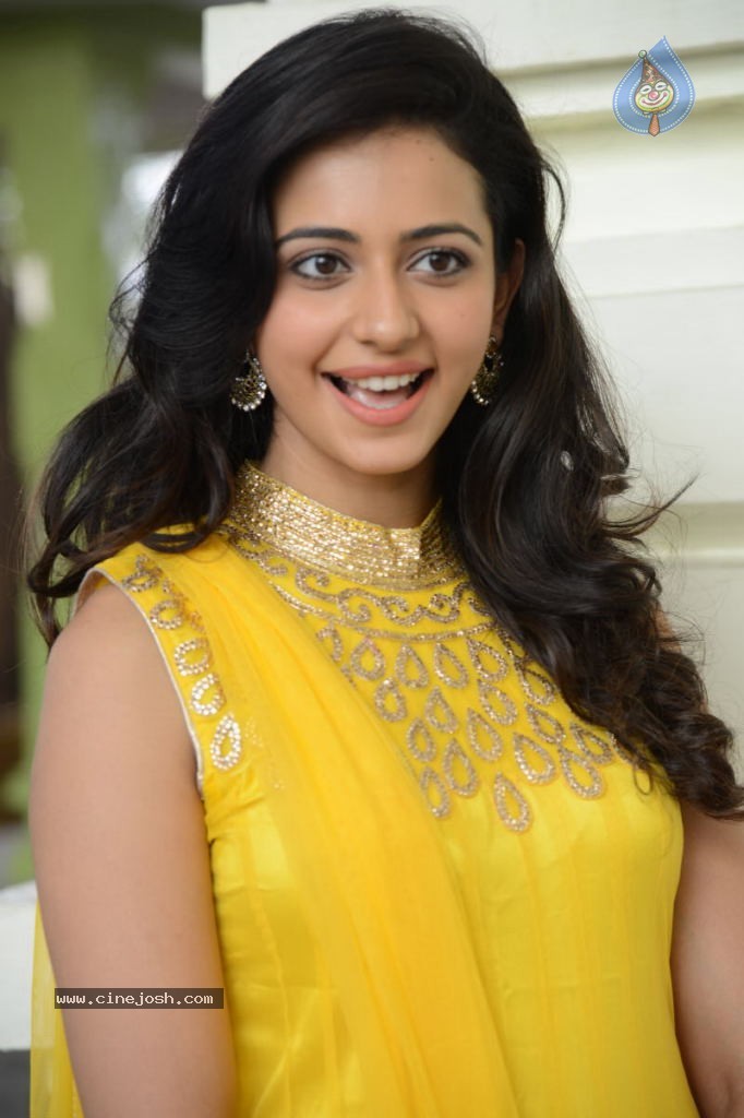Rakul Preet Singh New Pics - 41 / 65 photos