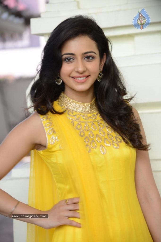 Rakul Preet Singh New Pics - 45 / 65 photos