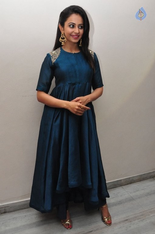 Rakul Preet Singh New Pics - 4 / 36 photos