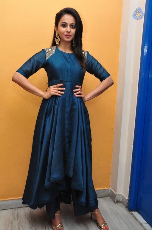 Rakul Preet Singh New Pics - 7 / 36 photos