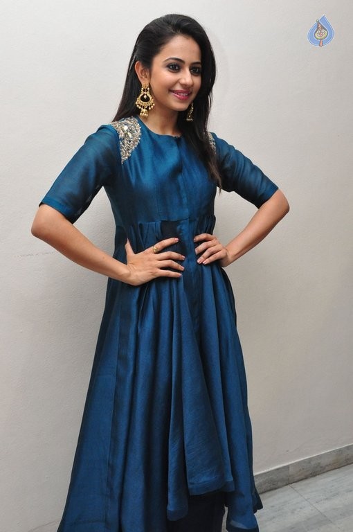 Rakul Preet Singh New Pics - 31 / 36 photos