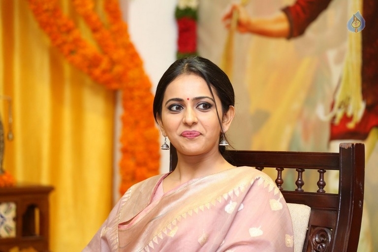 Rakul Preet Singh New Pics - 6 / 21 photos