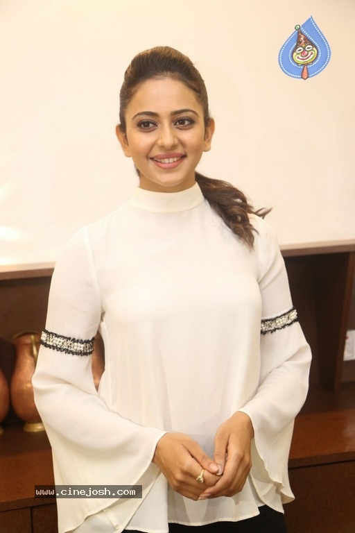 Rakul Preet Singh Photos - 5 / 18 photos