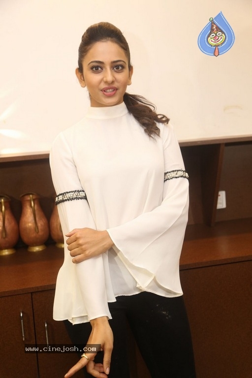 Rakul Preet Singh Photos - 7 / 18 photos