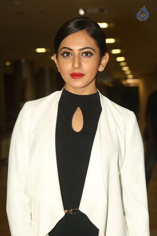 Rakul Preet Singh Photos - 19 / 39 photos