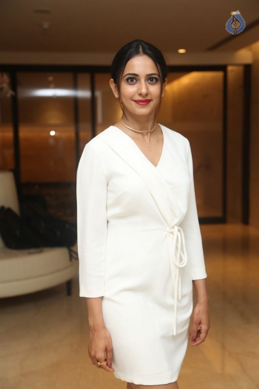 Rakul Preet Singh Pics - 4 / 60 photos