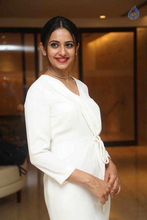 Rakul Preet Singh Pics - 8 / 60 photos