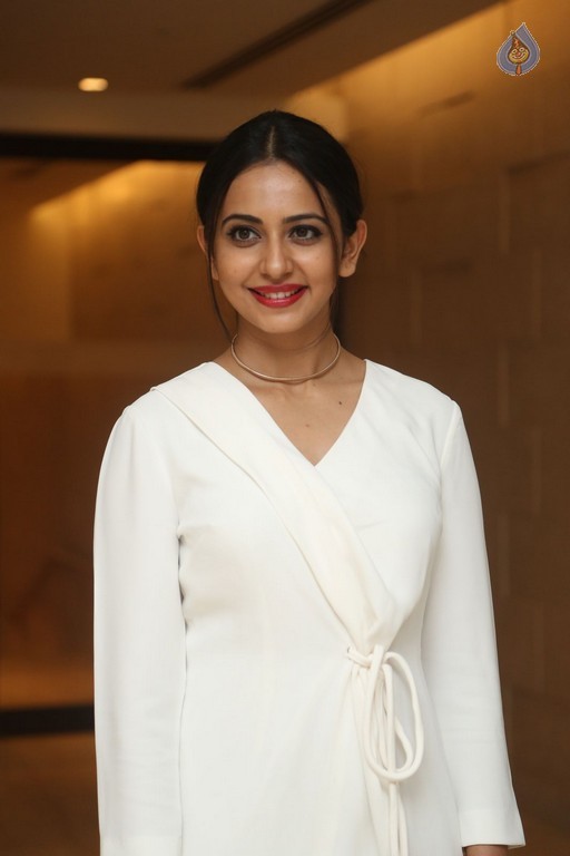 Rakul Preet Singh Pics - 12 / 60 photos