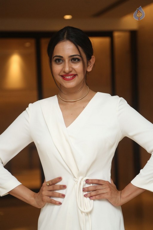 Rakul Preet Singh Pics - 15 / 60 photos