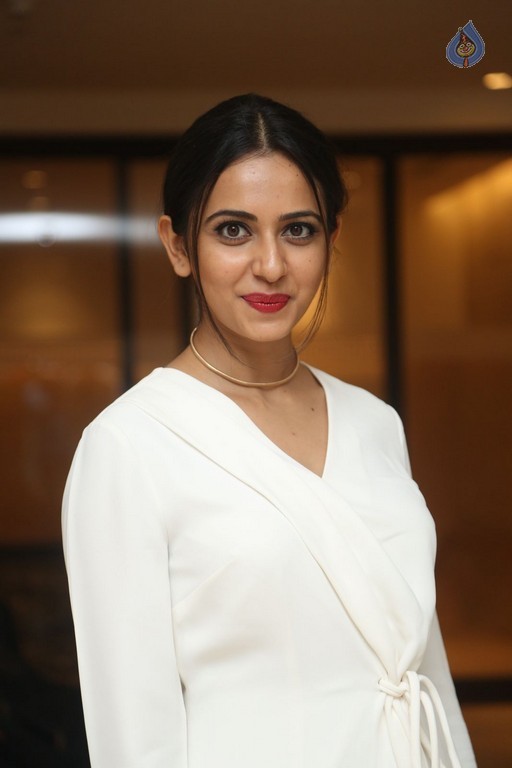 Rakul Preet Singh Pics - 43 / 60 photos