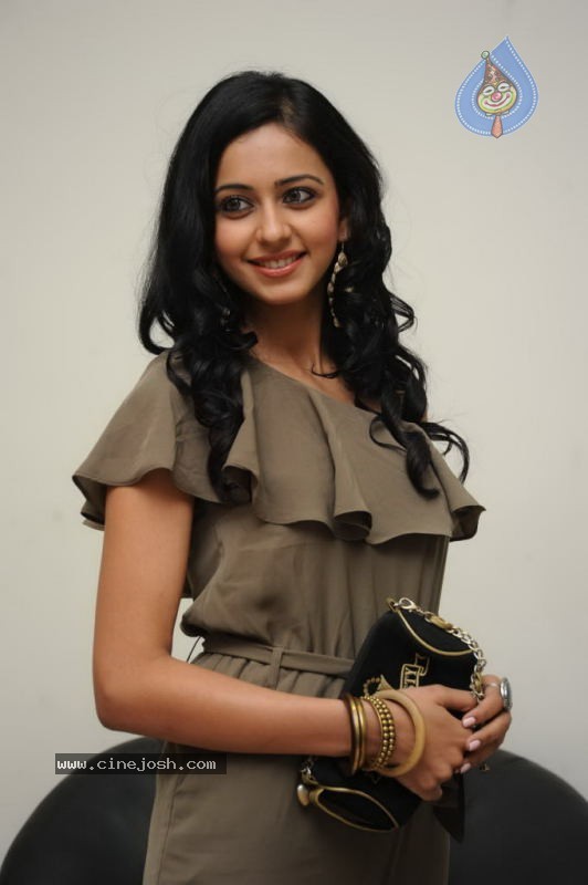 Rakul Preet Singh Stills  - 31 / 94 photos