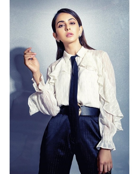 Rakul Preet Singh Stills - 2 / 12 photos