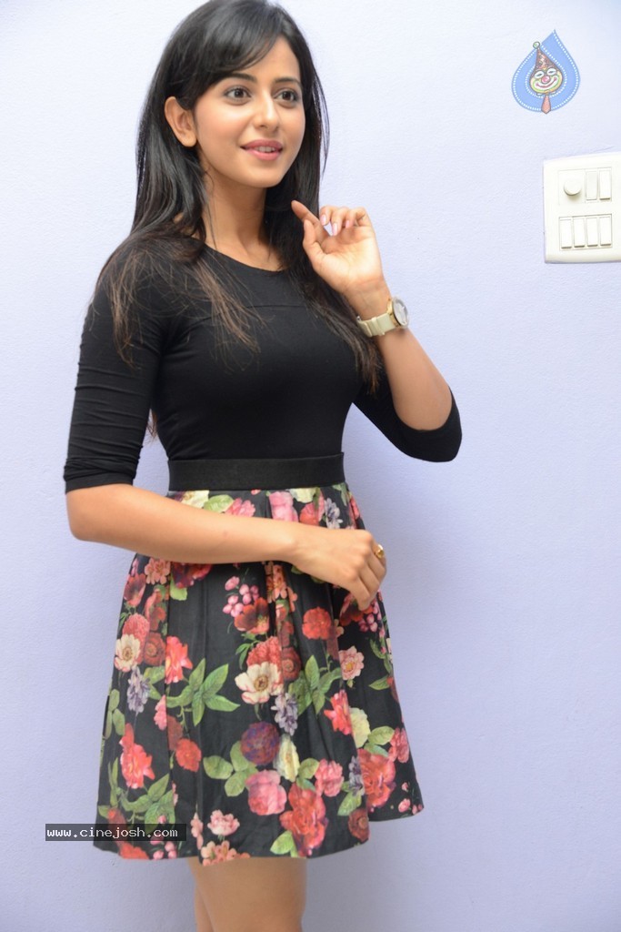 Rakul Preeth Singh at Rough Teaser Launch - 32 / 87 photos