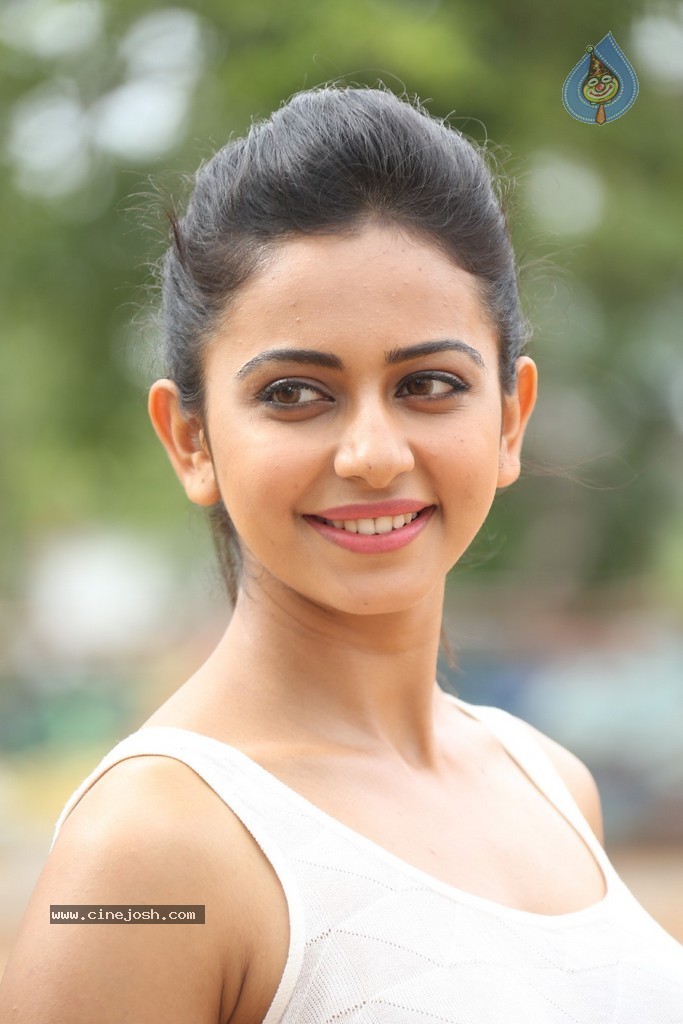 Rakul Preeth Singh Gallery - 51 / 133 photos